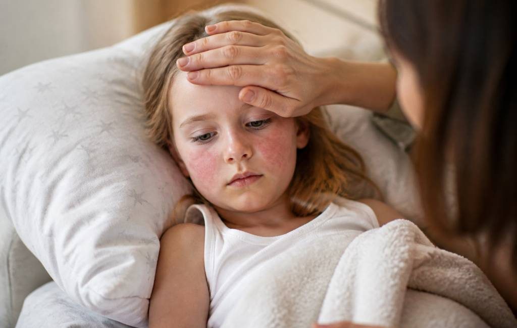 5ème maladie infantile : symptômes, contagion et traitements chez l’enfant
