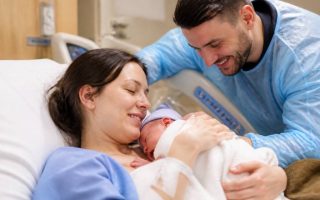 Accouchement à combien de semaines : comprendre le terme de la grossesse