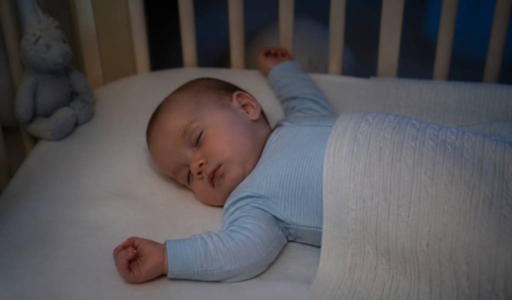 Bébé de 7 mois : sommeil, développement et bruits blancs adaptés