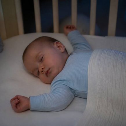 Bébé de 7 mois : sommeil, développement et bruits blancs adaptés