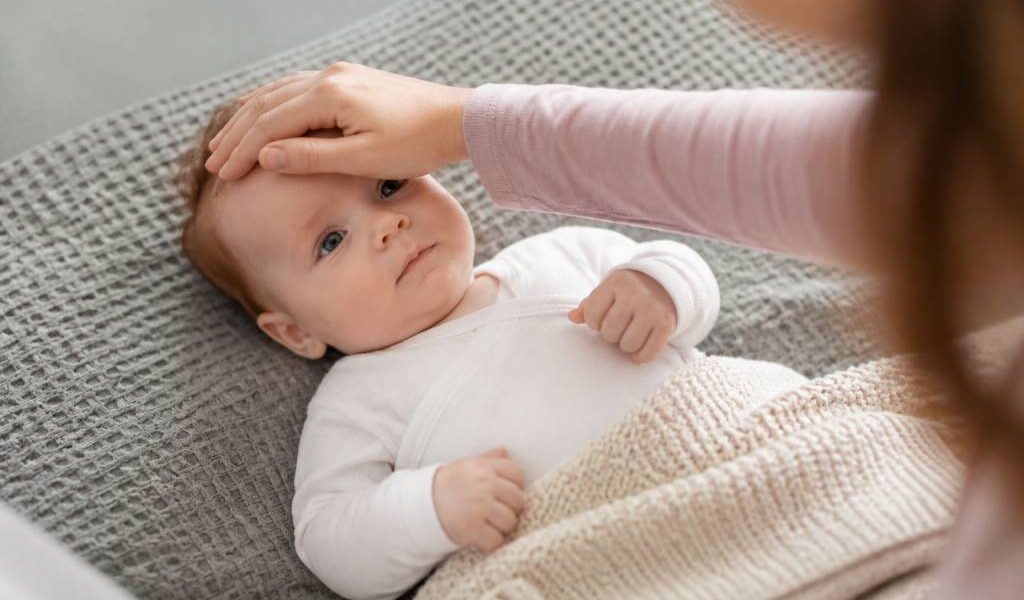 3 fièvre ou pas bebe : comment savoir si bébé a de la fièvre ?