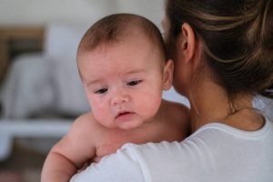 5e maladie symptôme : les signes à surveiller chez bébé