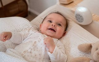 À 5 mois, que fait bébé ? Repères de développement et bruit blanc pour le sommeil