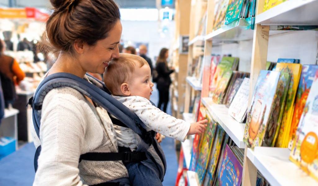Salon du livre pour la jeunesse : conseils pour une visite sereine avec bébé