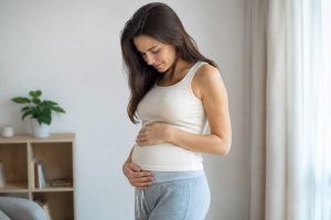 3 mois de grossesse ventre plat : est-ce normal ?