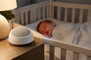 Son blanc bébé : bienfaits, utilisation et précautions pour le sommeil de bébé