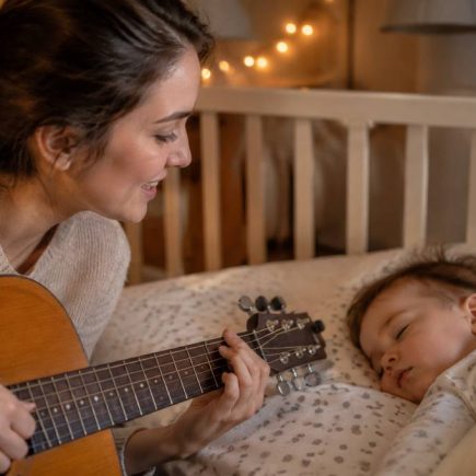 Parole chanson pour bébé : 10 comptines douces pour l’apaiser et l’endormir